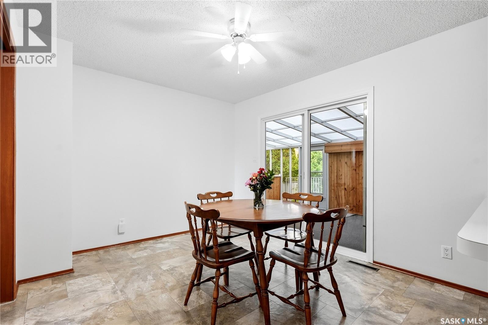 21 Bateman CRESCENT — photo 11