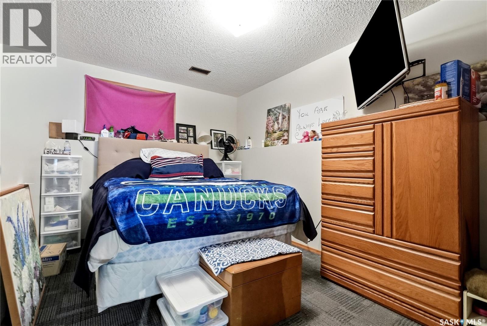 21 Bateman CRESCENT — photo 44