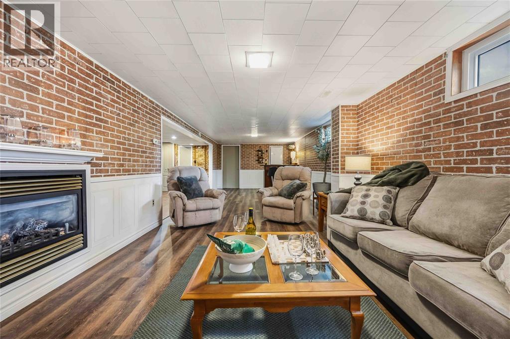 1102 Indian ROAD - 22