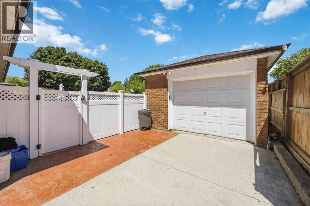 1102 Indian ROAD - 38