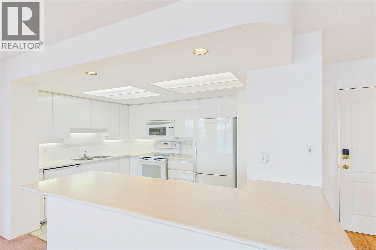 #311 150 Promenade Dr - 33