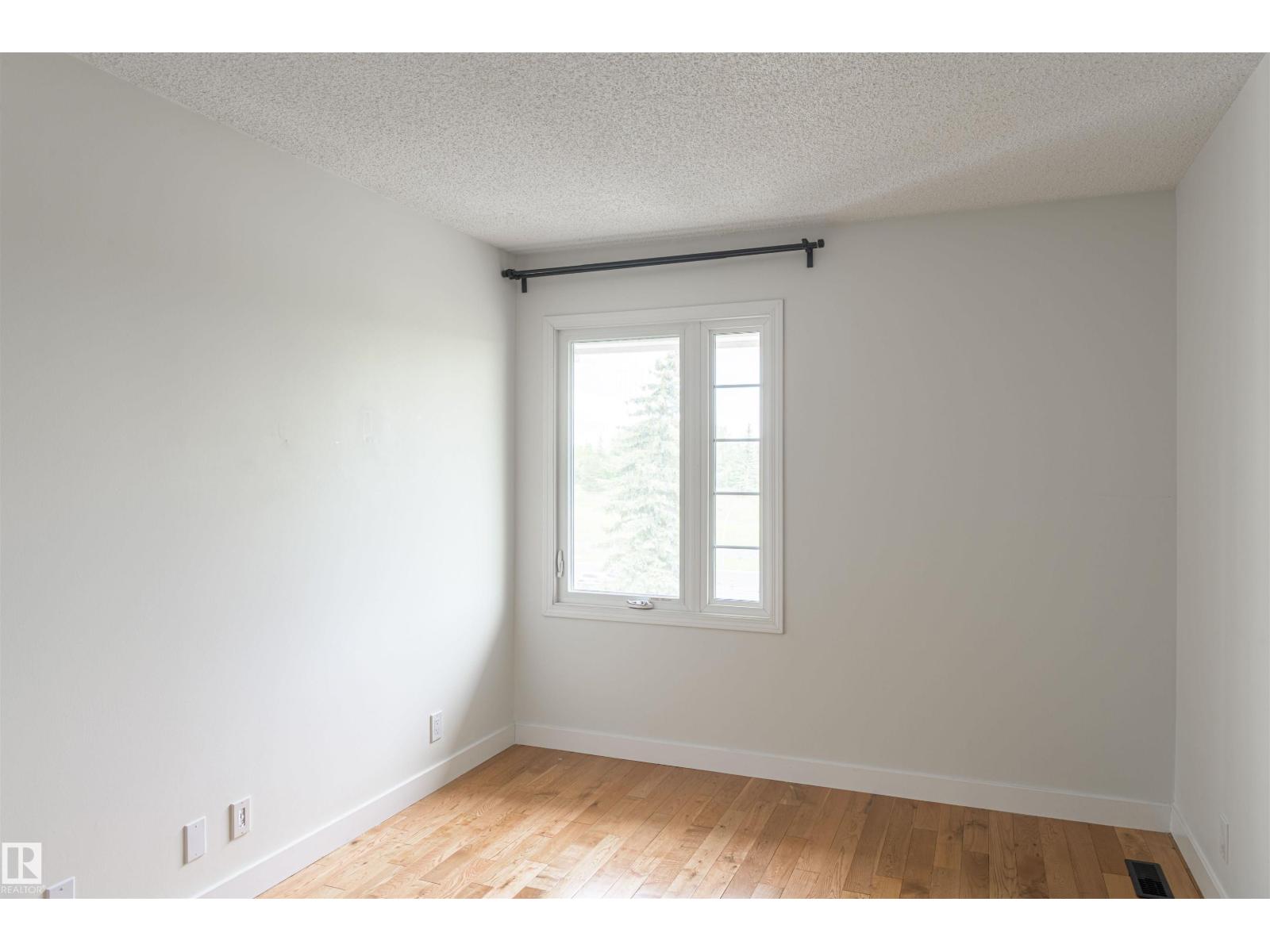 5010 147 ST NW - 25