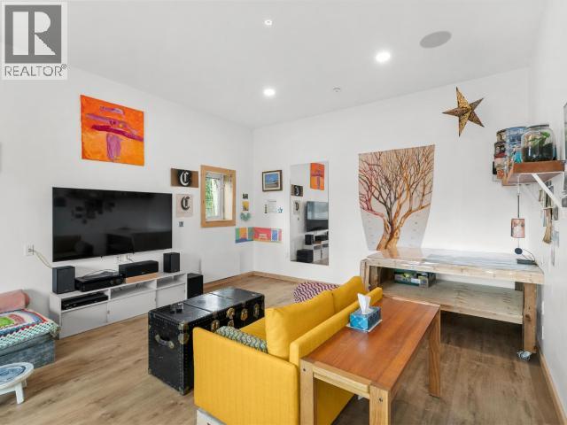 106 SPRUCE STREET - 12