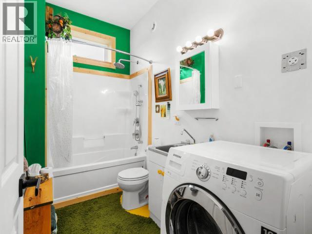 106 SPRUCE STREET - 15