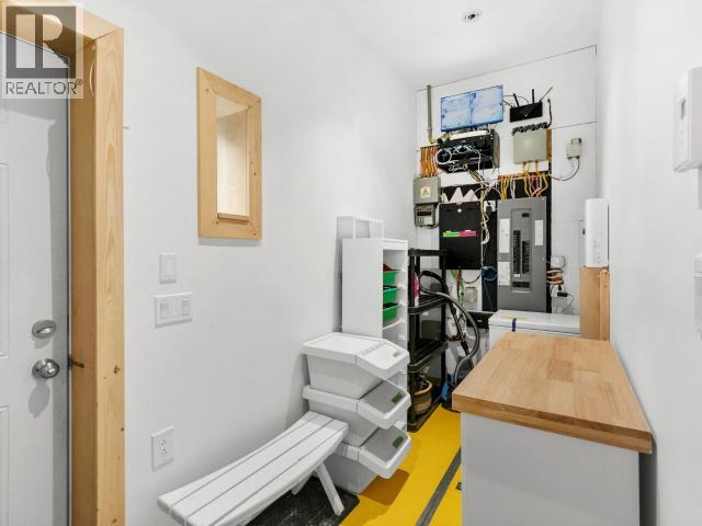 106 SPRUCE STREET - 17