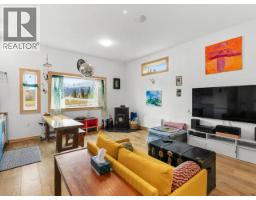 106 Spruce Street, Haines Junction, YT Y0B1L0 Photo 7