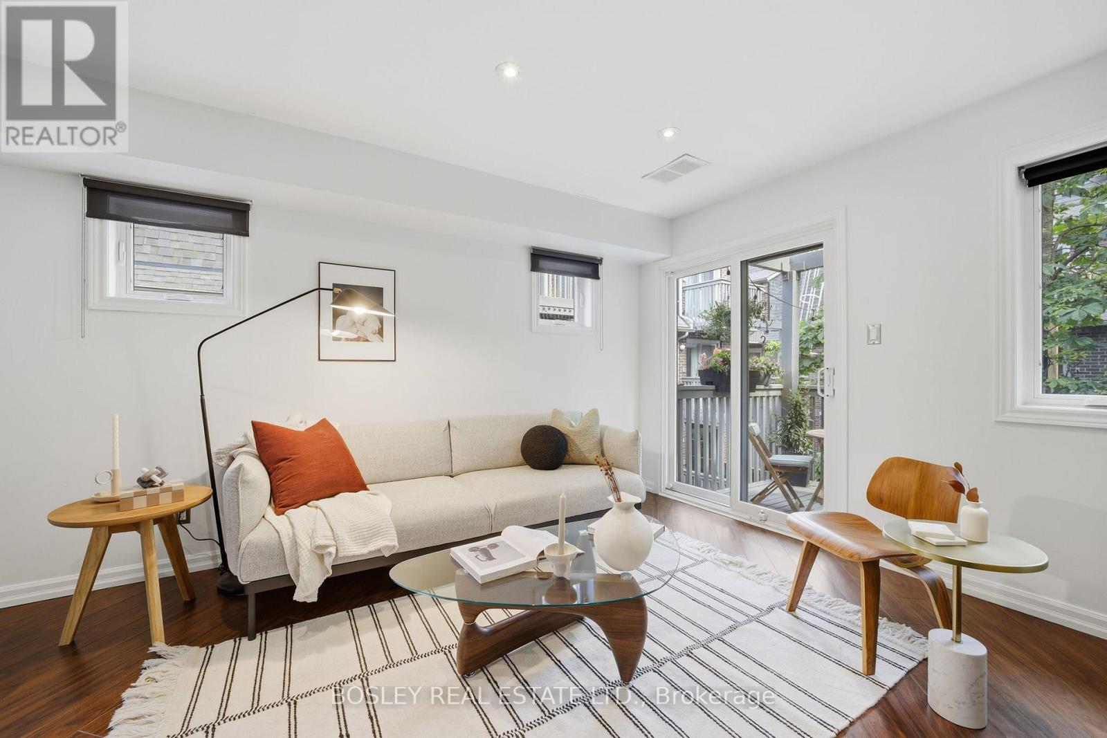 #B 889 ADELAIDE STREET W - 32