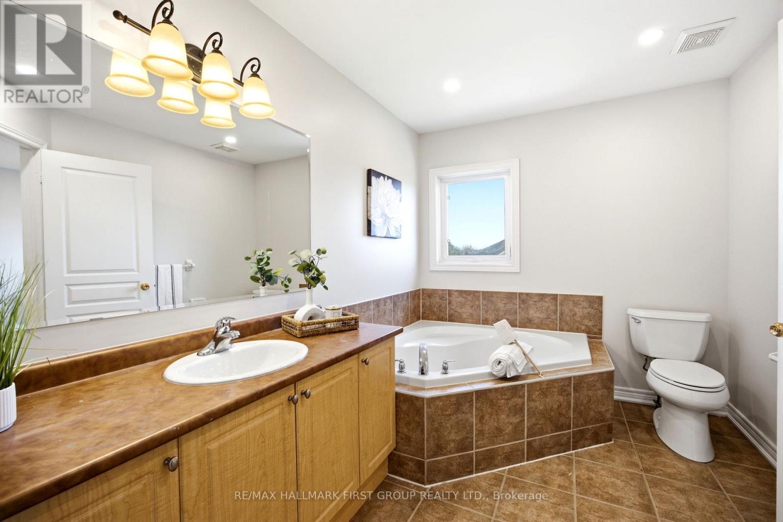 54 WHITEFOOT CRESCENT - 31