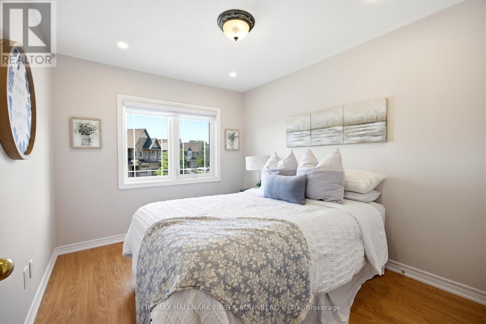 54 WHITEFOOT CRESCENT - 35