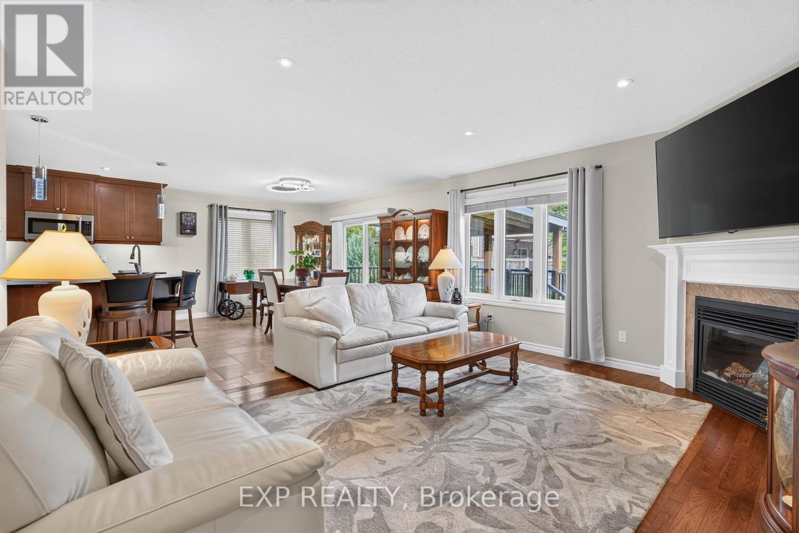 6 CAVERHILL CRESCENT - 13
