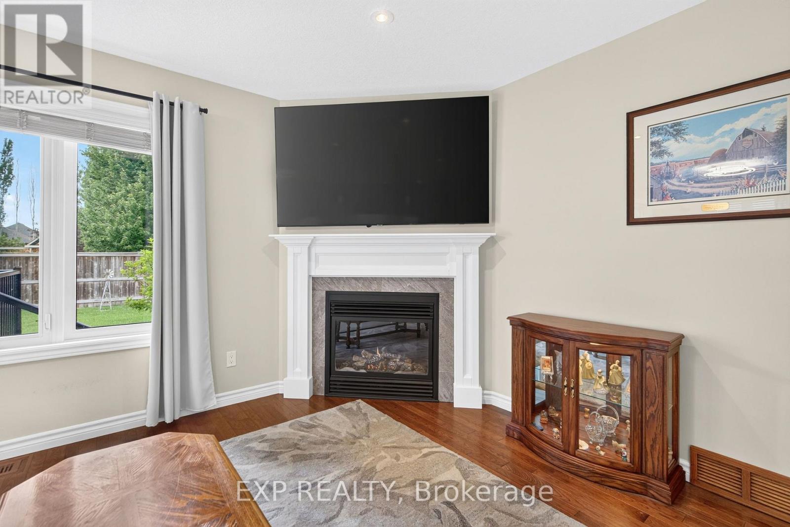 6 CAVERHILL CRESCENT - 14