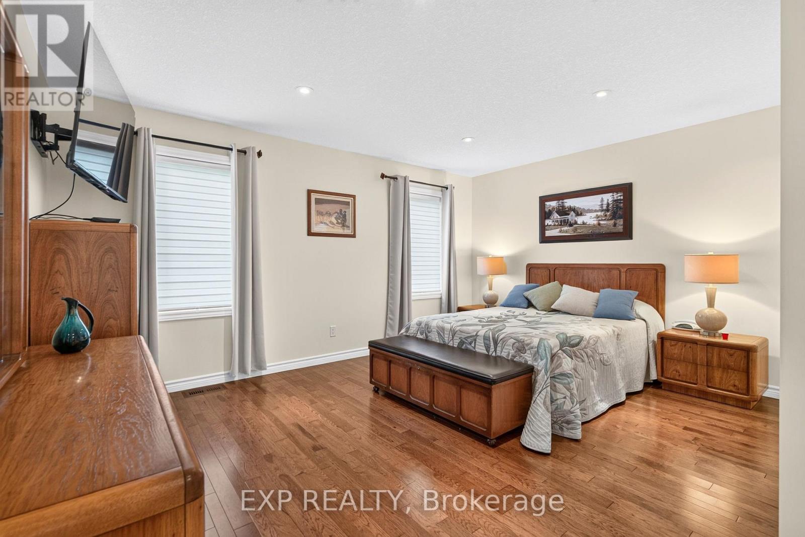 6 CAVERHILL CRESCENT - 15