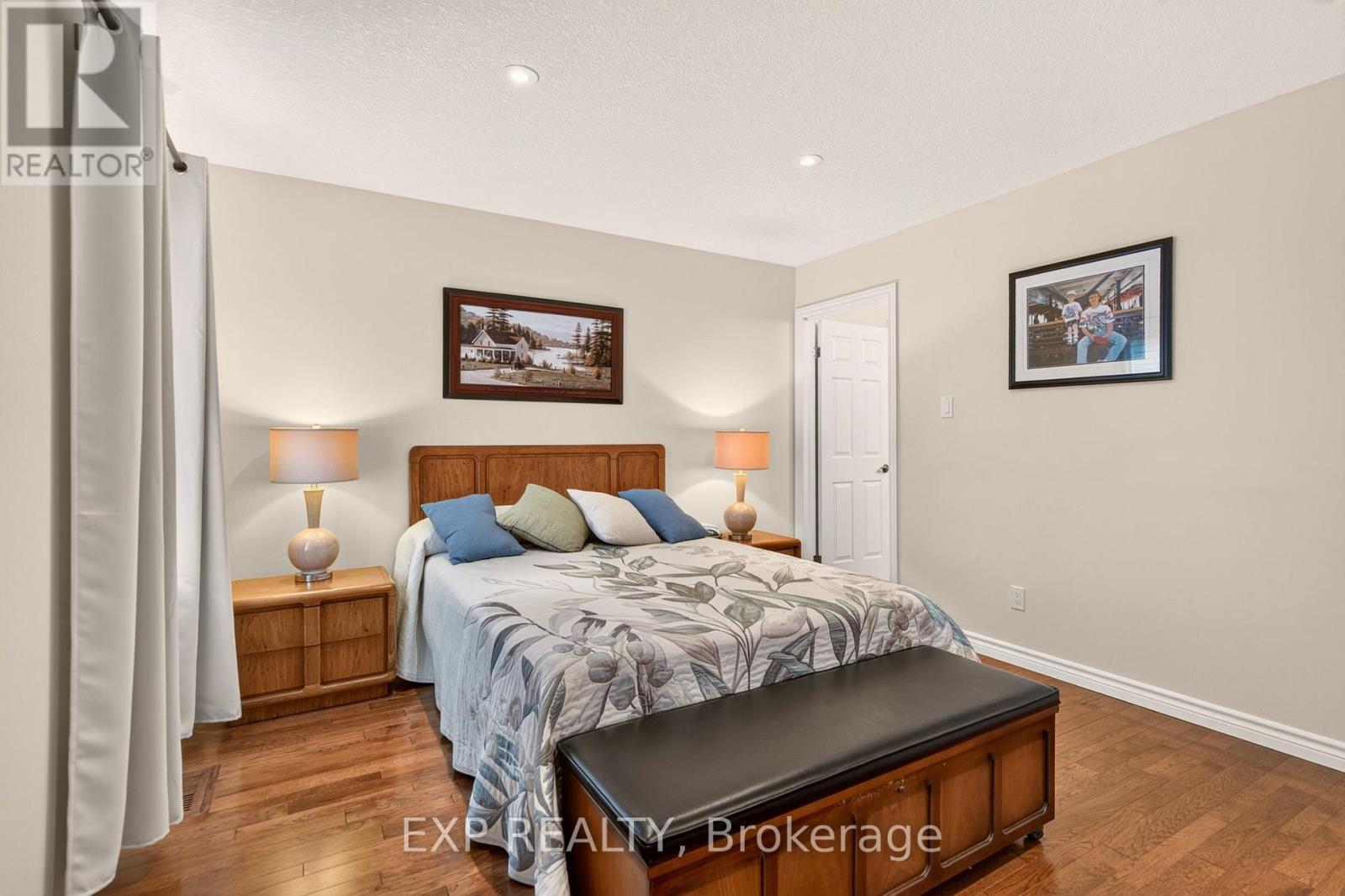 6 CAVERHILL CRESCENT - 16