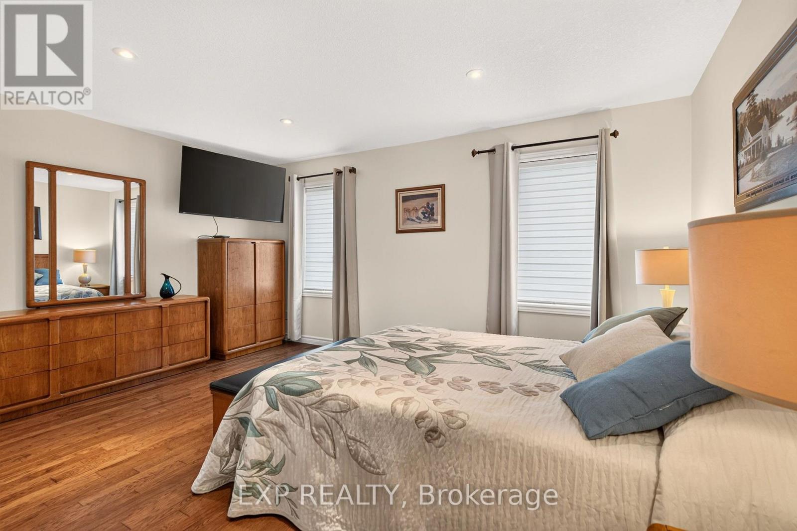 6 CAVERHILL CRESCENT - 17