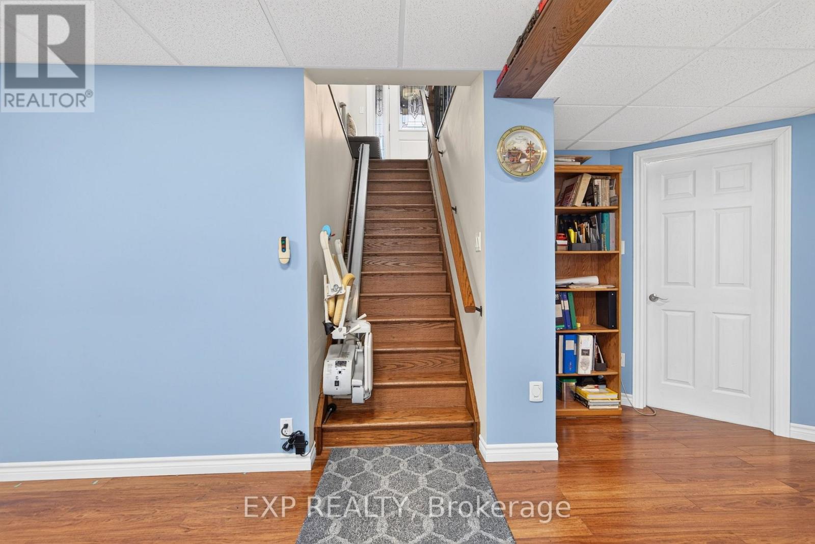 6 CAVERHILL CRESCENT - 21
