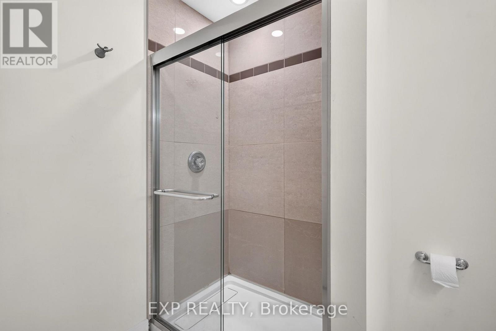 6 CAVERHILL CRESCENT - 25