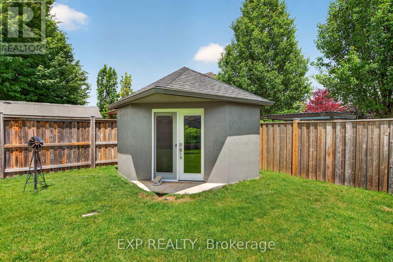 6 CAVERHILL CRESCENT - 29