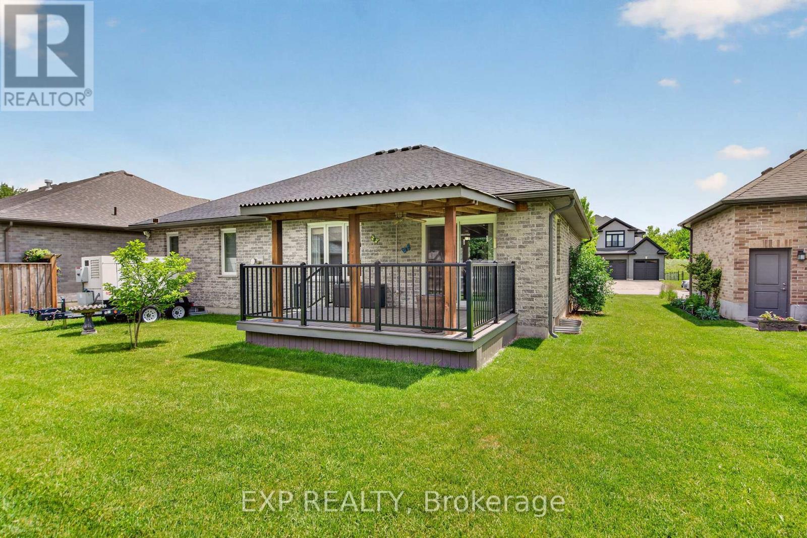 6 CAVERHILL CRESCENT - 30