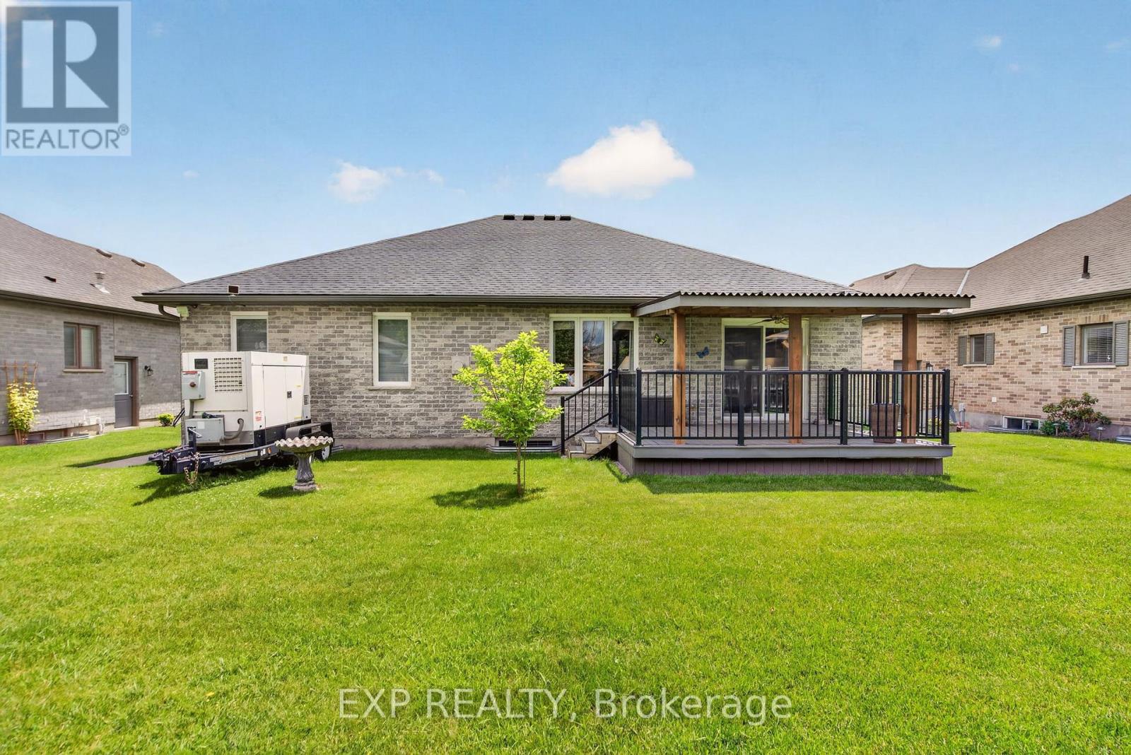 6 CAVERHILL CRESCENT - 31