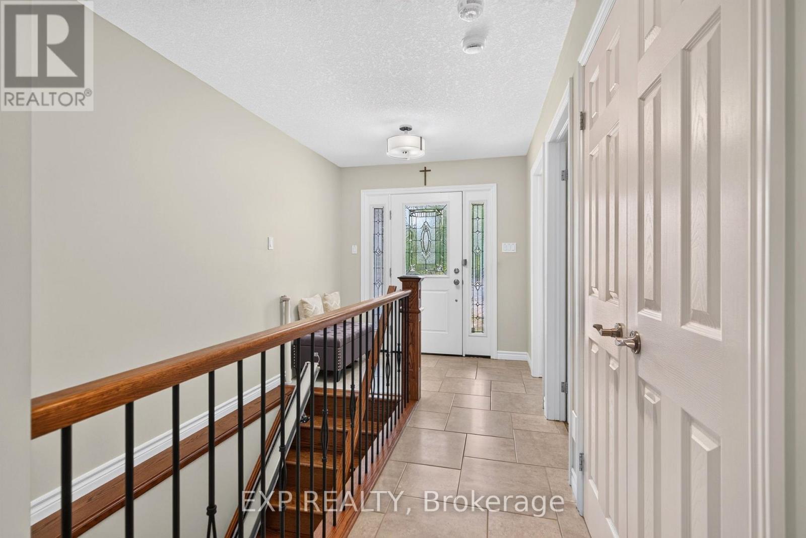 6 CAVERHILL CRESCENT - 4