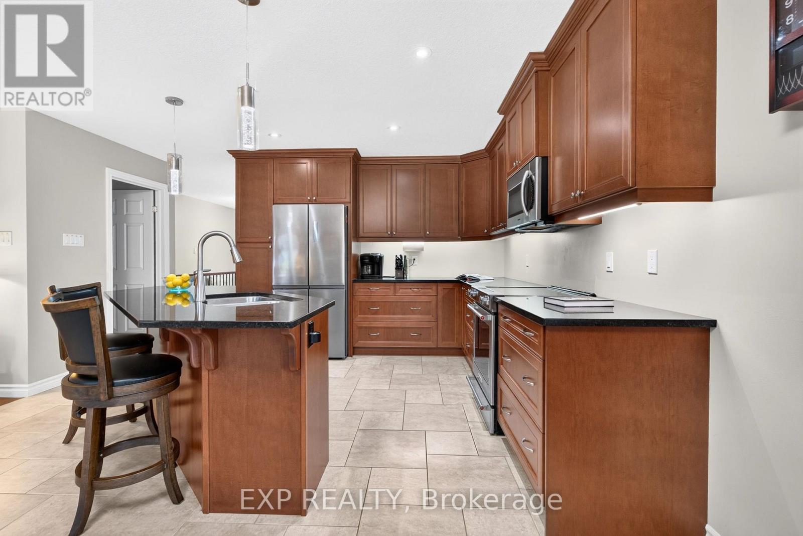 6 CAVERHILL CRESCENT - 8