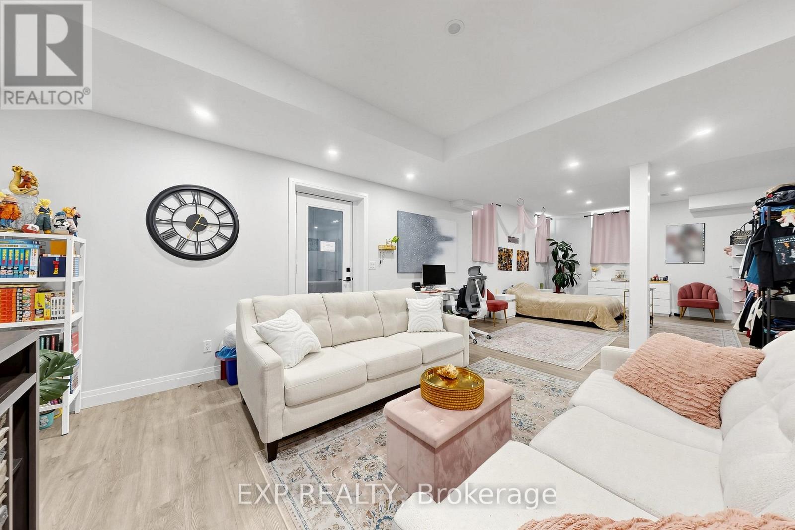 9 BACKHOUSE DRIVE - 40