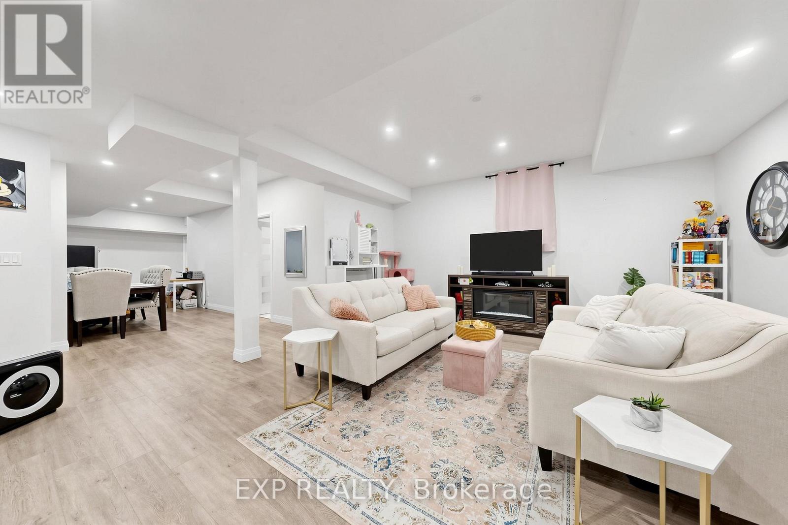 9 BACKHOUSE DRIVE - 41