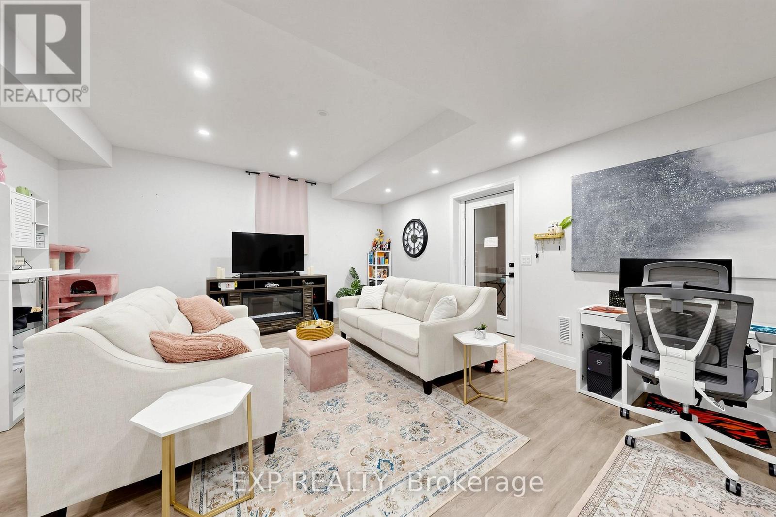 9 BACKHOUSE DRIVE - 42