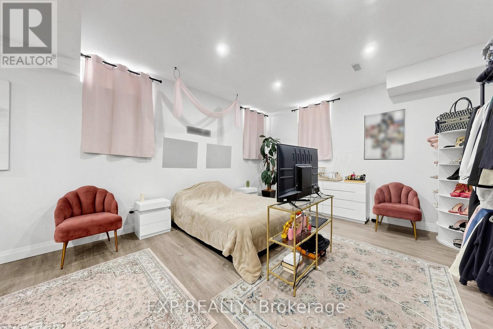 9 BACKHOUSE DRIVE - 43