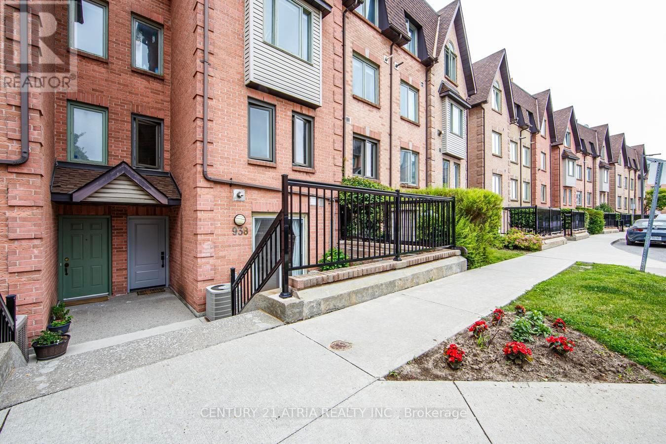 #938 75 WELDRICK ROAD E - 3
