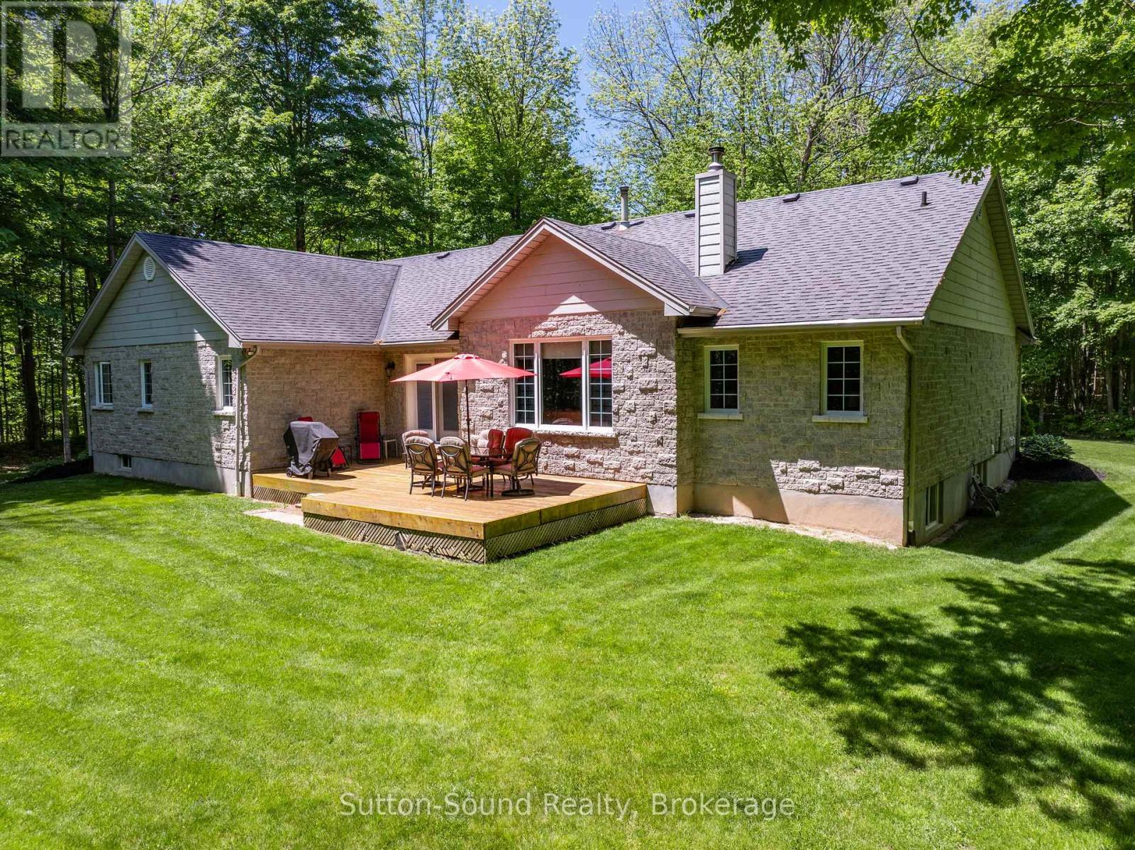 318761 GREY 1 ROAD - 32