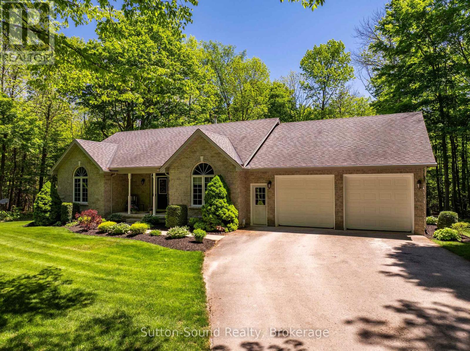 318761 GREY 1 ROAD - 33