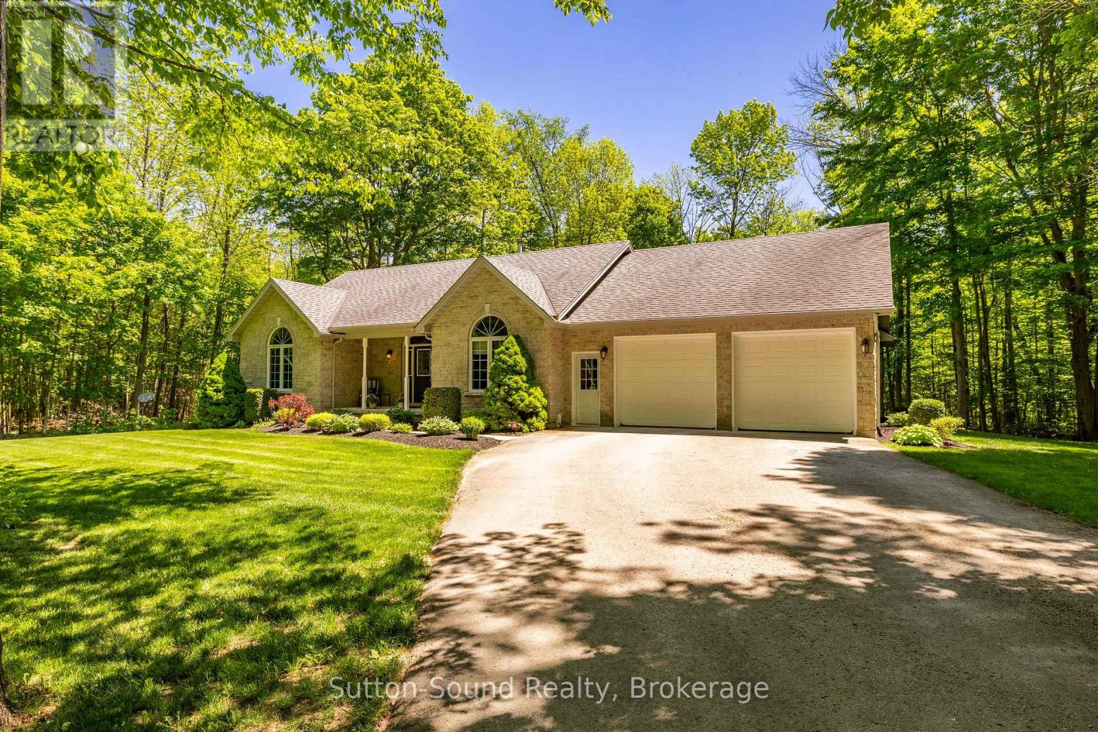 318761 GREY 1 ROAD - 34