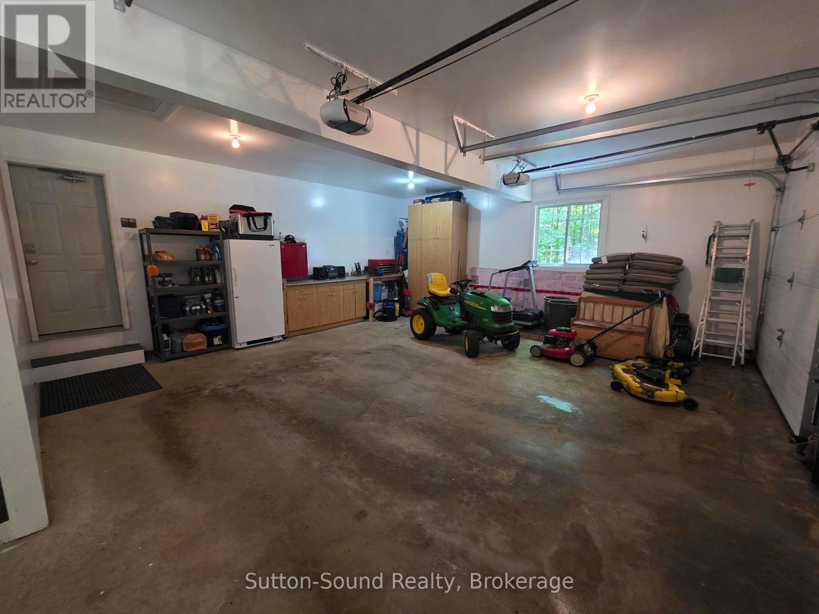 318761 GREY 1 ROAD - 36