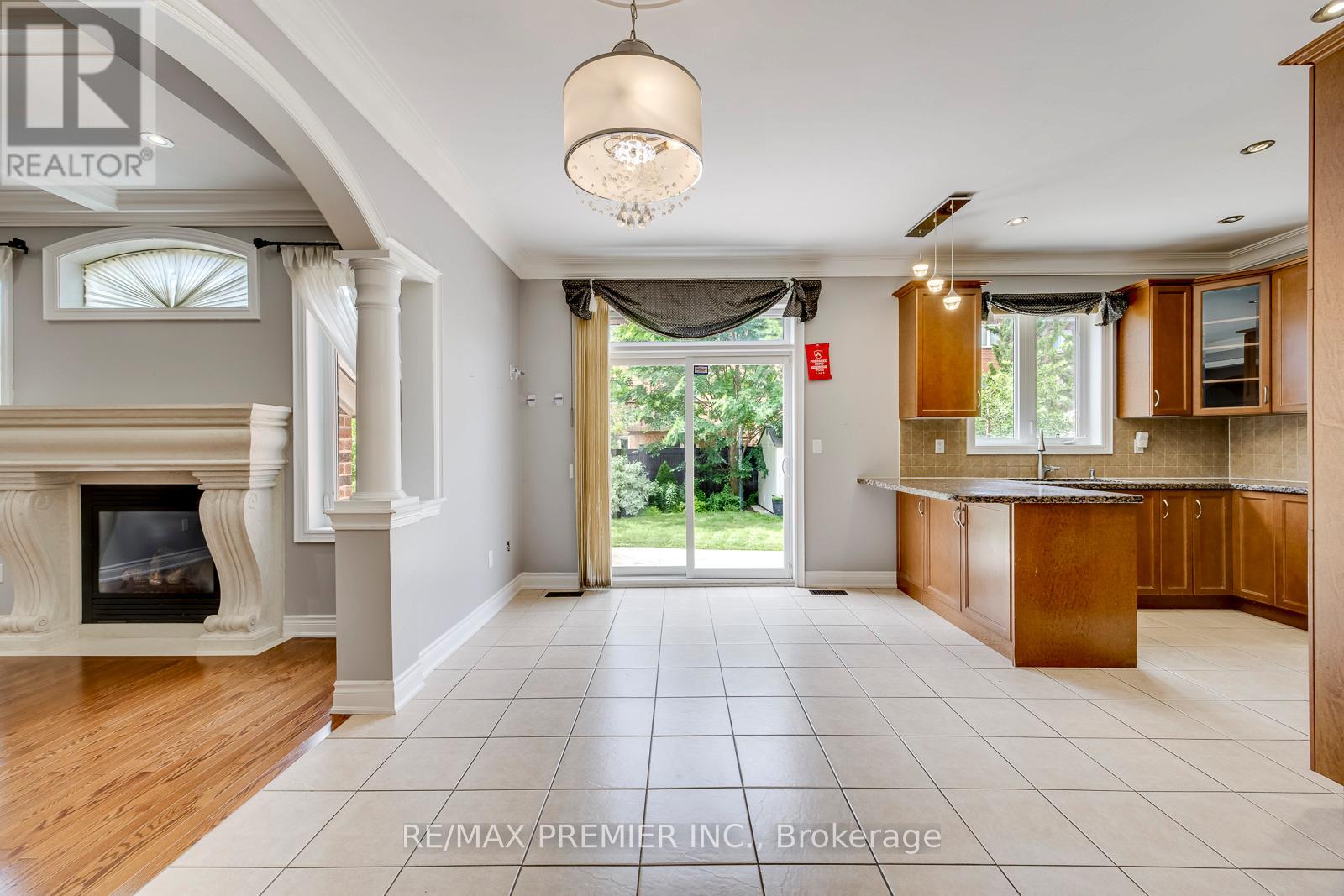 26 MAYBECK DRIVE - 10