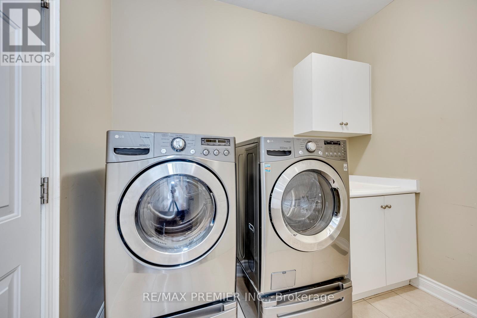26 MAYBECK DRIVE - 15