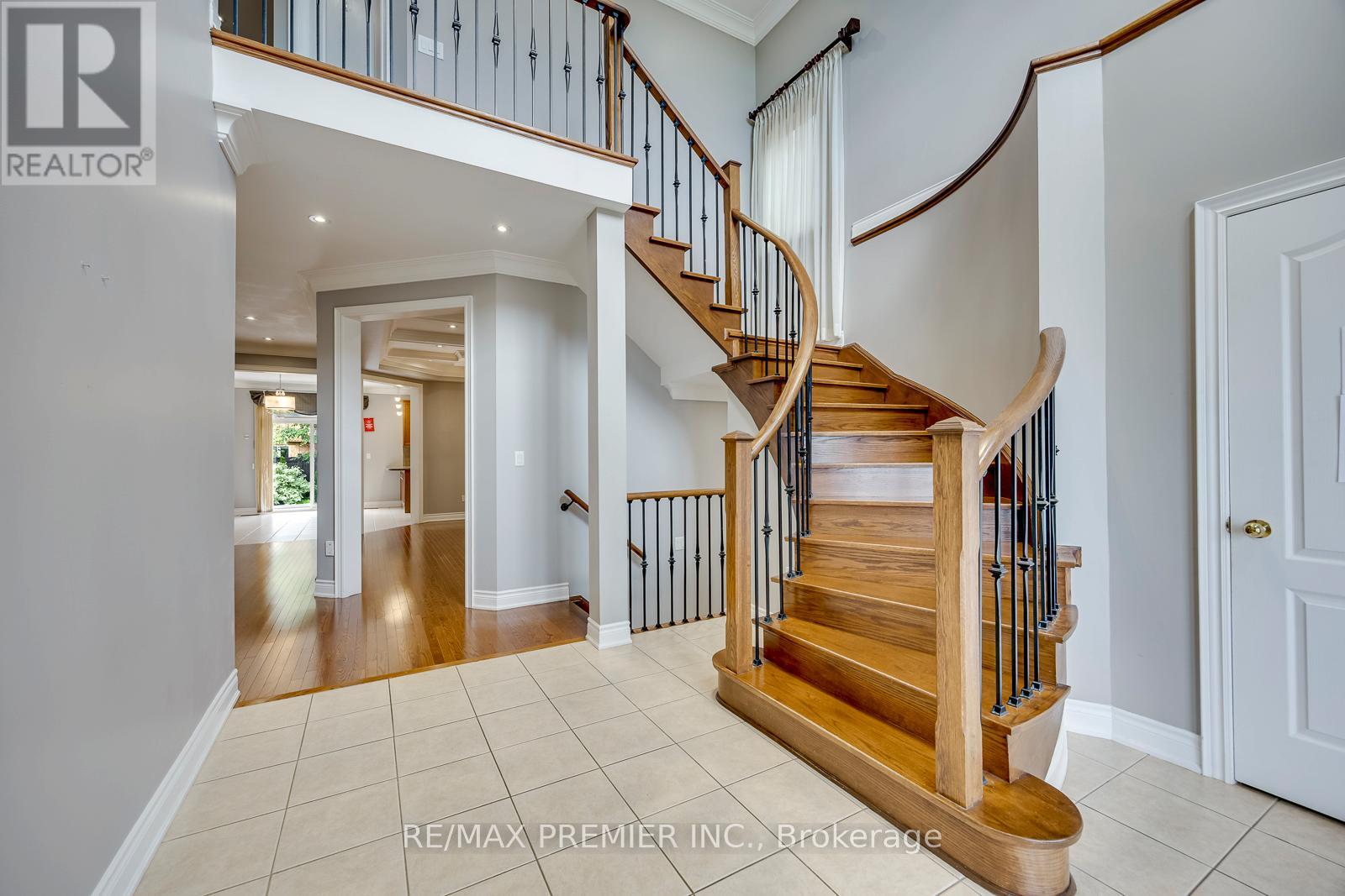 26 MAYBECK DRIVE - 16