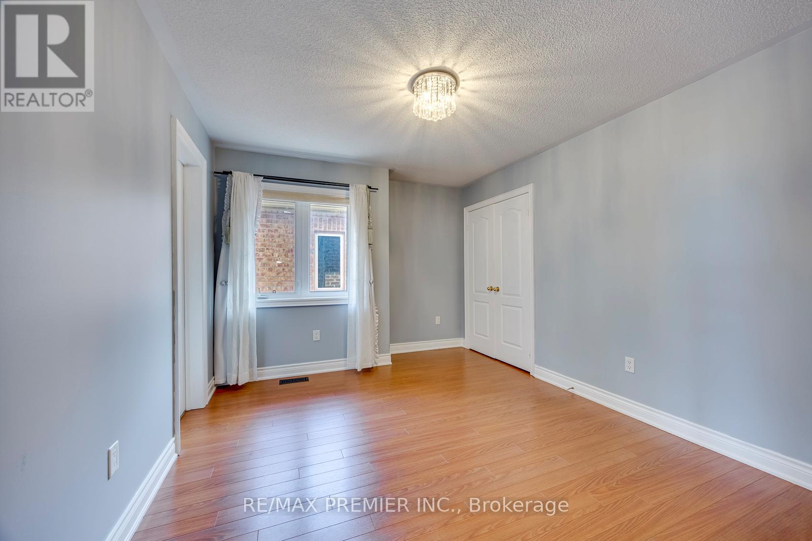 26 MAYBECK DRIVE - 23