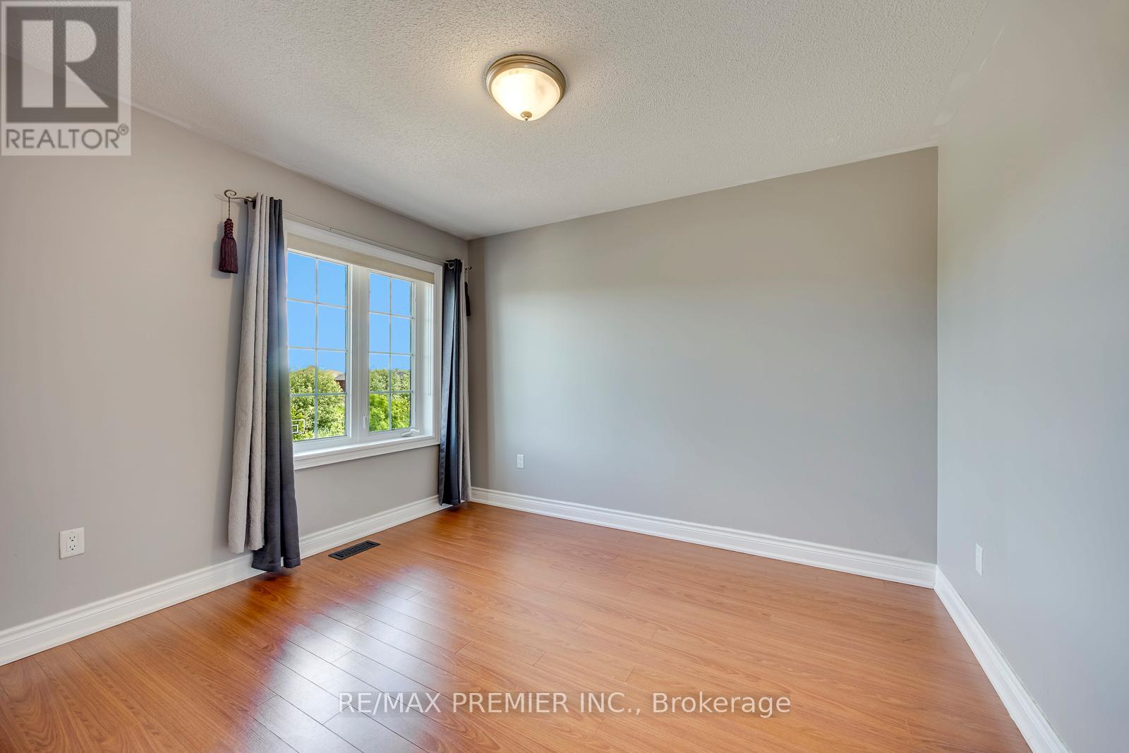 26 MAYBECK DRIVE - 25