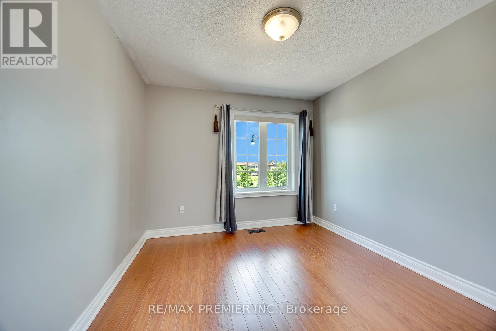 26 MAYBECK DRIVE - 26