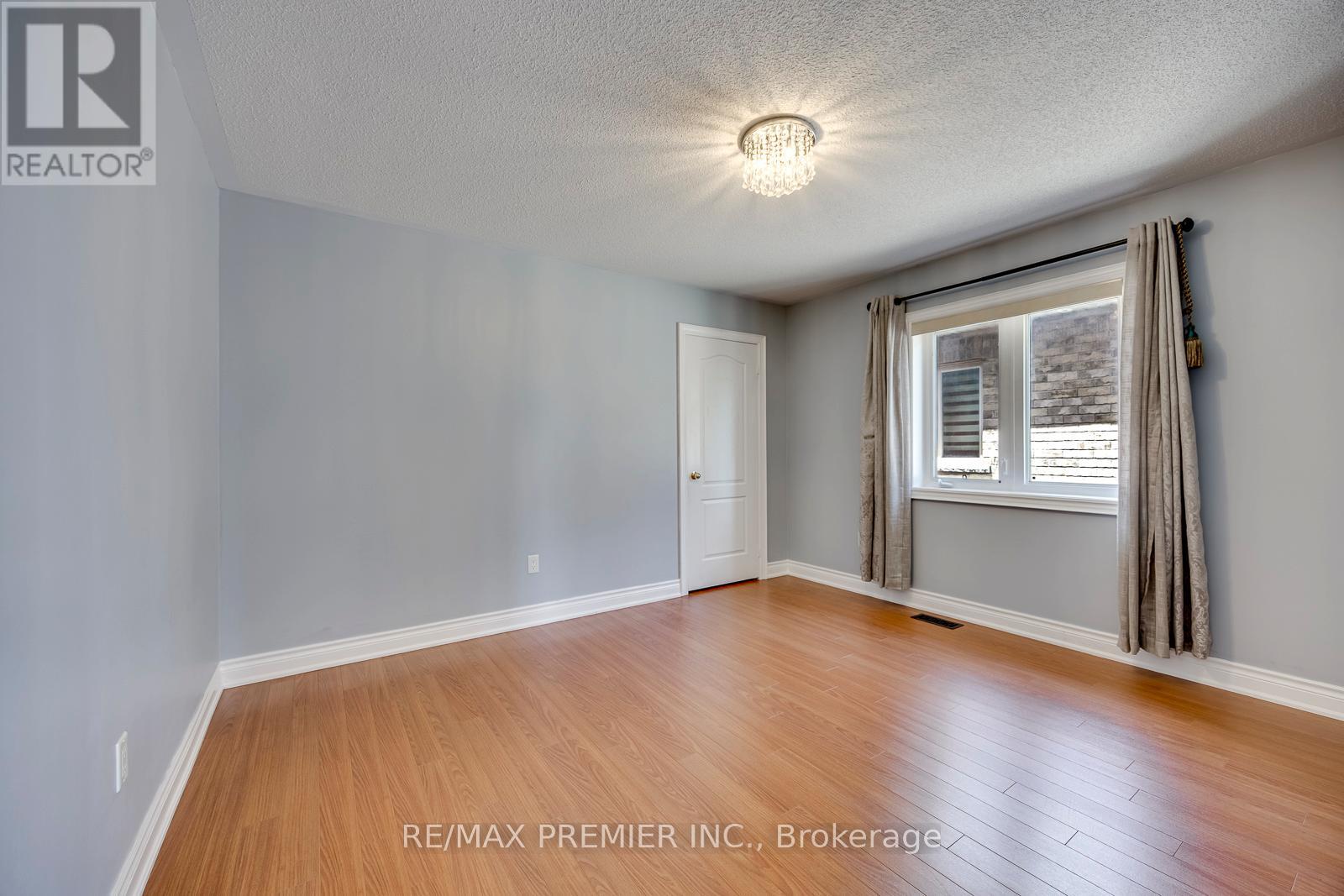 26 MAYBECK DRIVE - 28