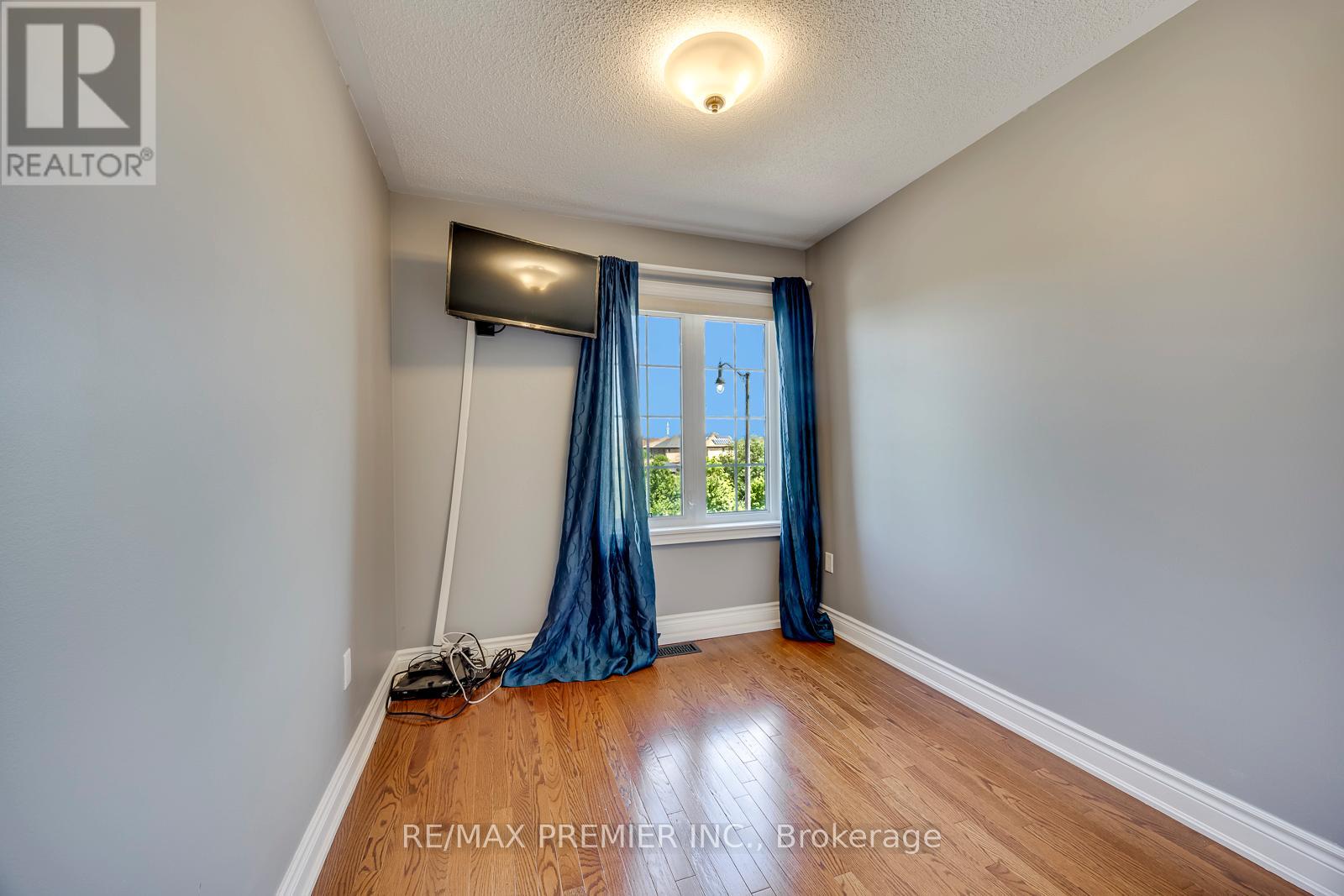 26 MAYBECK DRIVE - 29