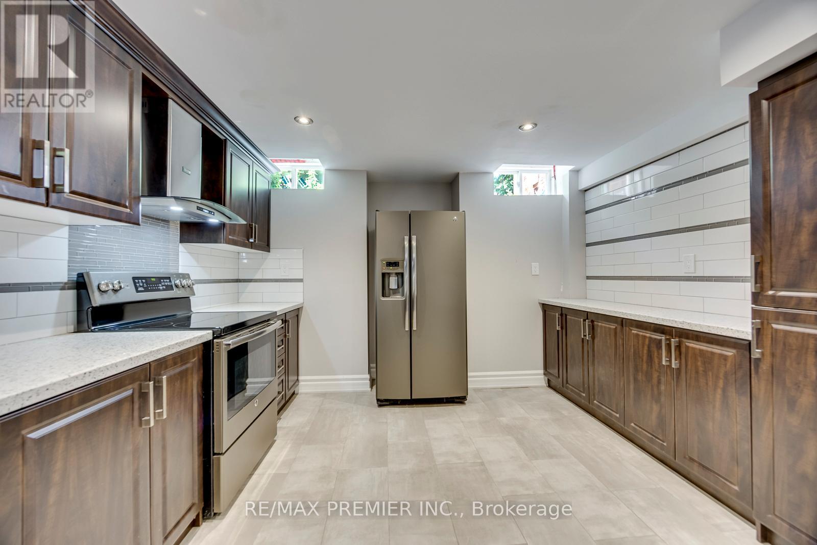 26 MAYBECK DRIVE - 35