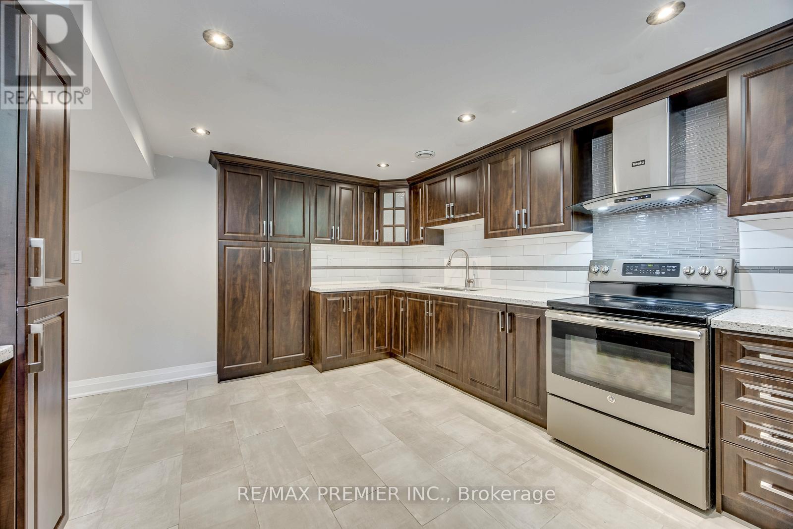 26 MAYBECK DRIVE - 36