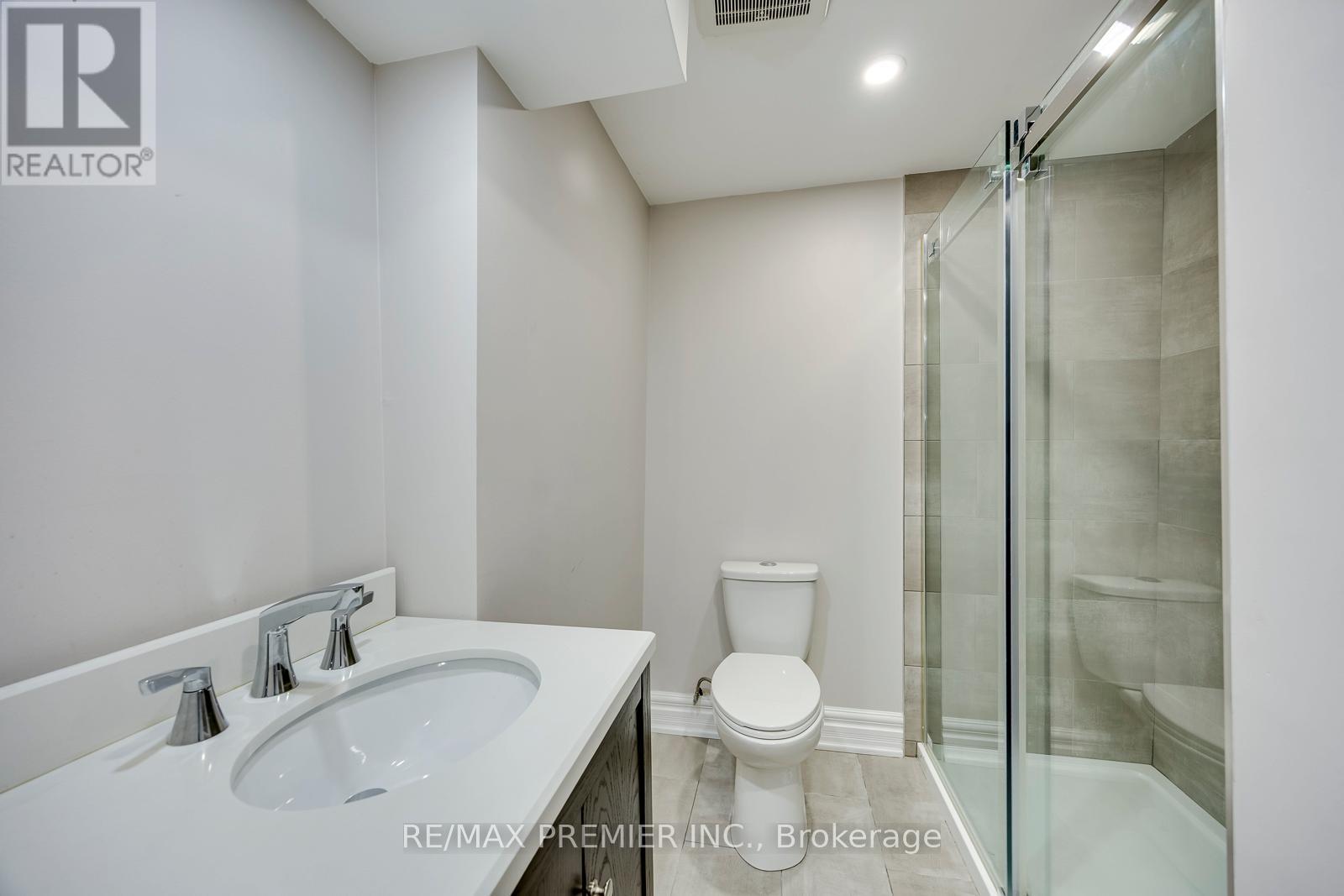 26 MAYBECK DRIVE - 40