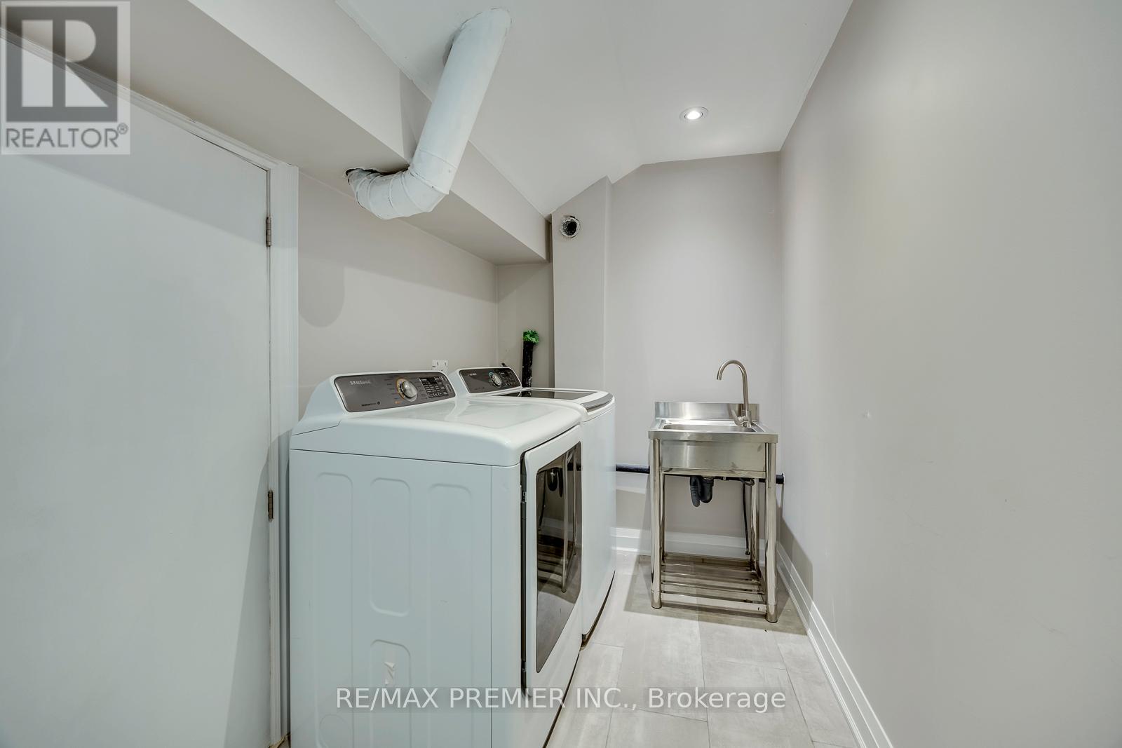 26 MAYBECK DRIVE - 41