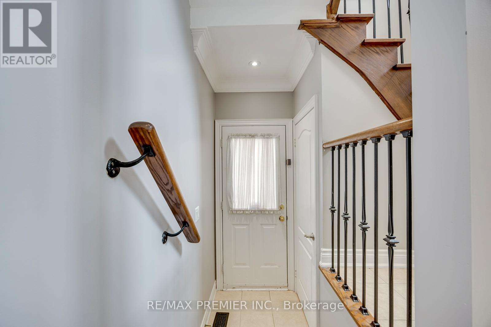 26 MAYBECK DRIVE - 43