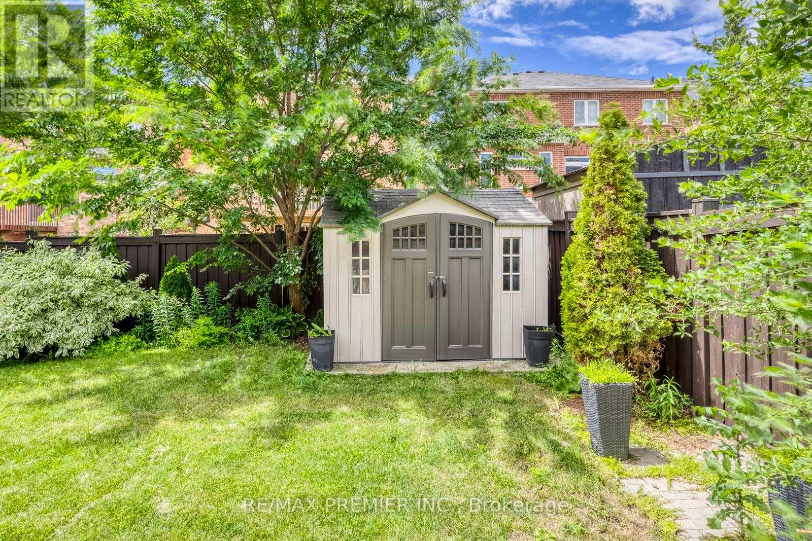 26 MAYBECK DRIVE - 45