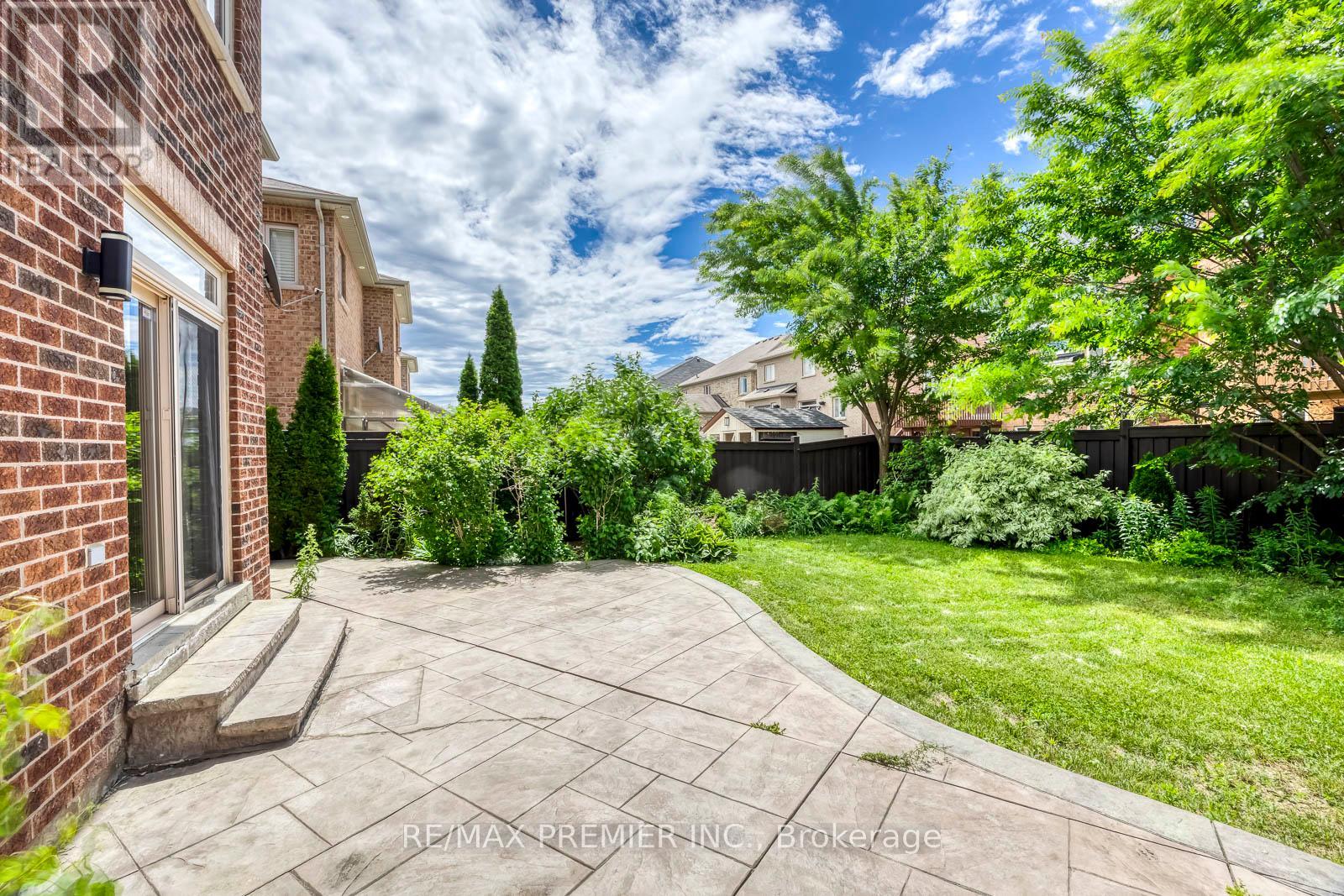 26 MAYBECK DRIVE - 47