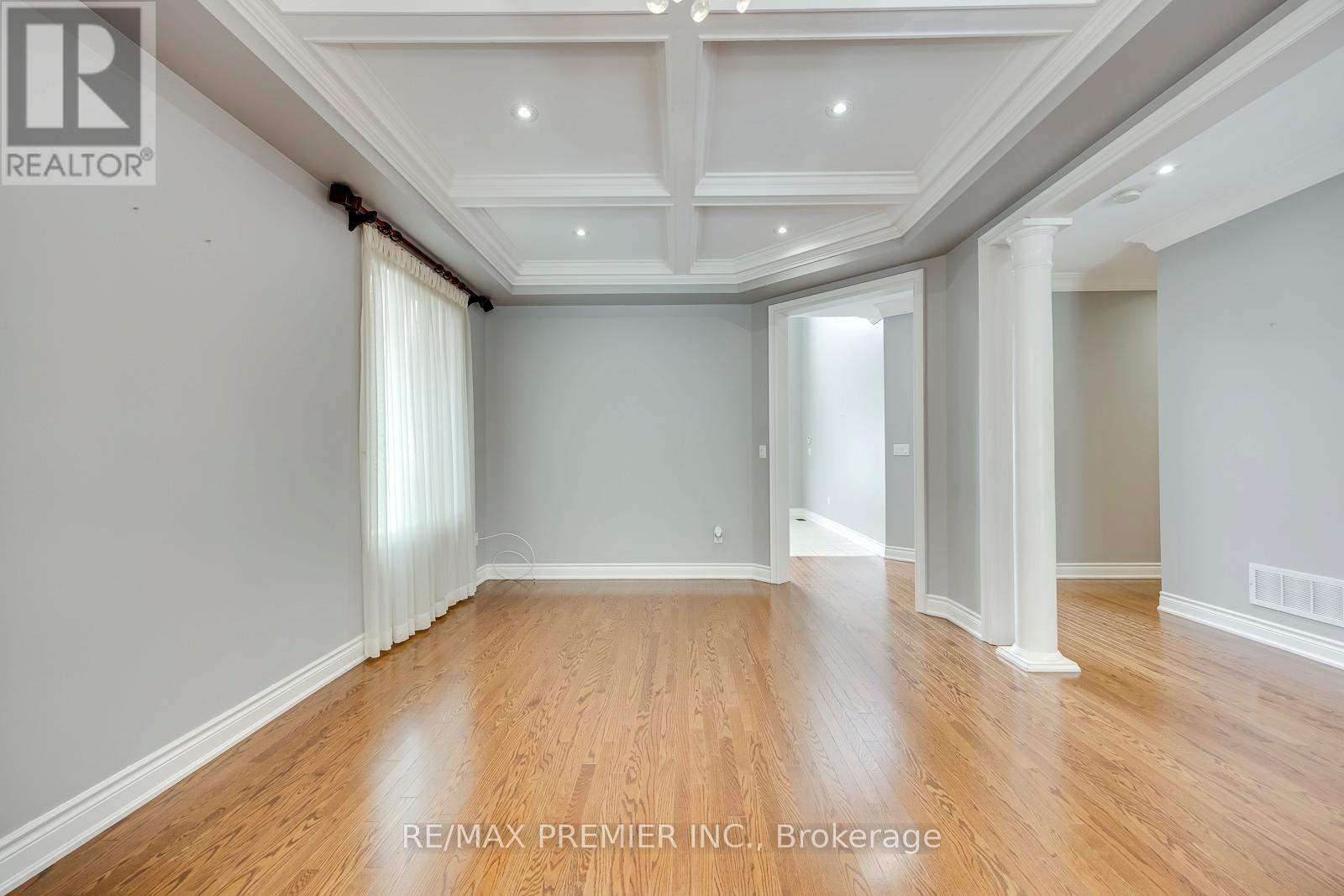 26 MAYBECK DRIVE - 5